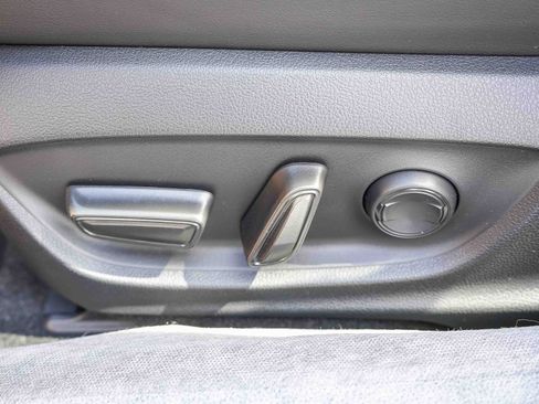 New 2026 Toyota Prius Plug-In Hybrid FWD image 23