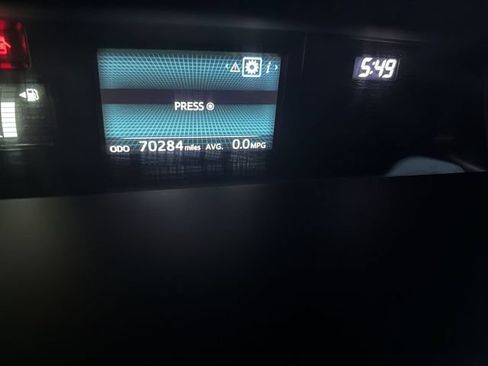 Used 2015 Toyota Prius V Four FWD image 13
