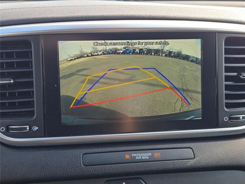 Used 2020 Kia Sportage LX image 26