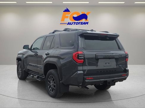 New 2026 Toyota 4Runner SR5 AWD/4WD image 3