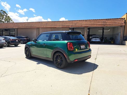 Used 2024 MINI Cooper SE FWD image 5
