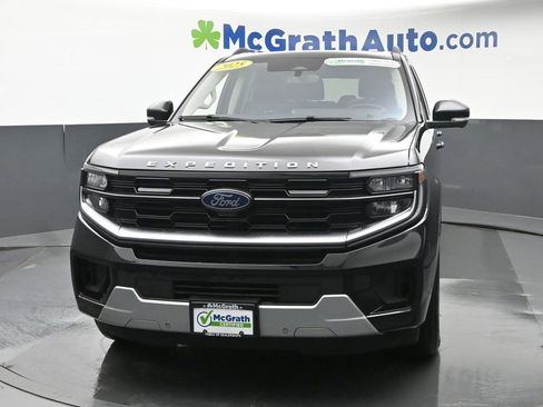 Used 2025 Ford Expedition Platinum AWD/4WD image 5