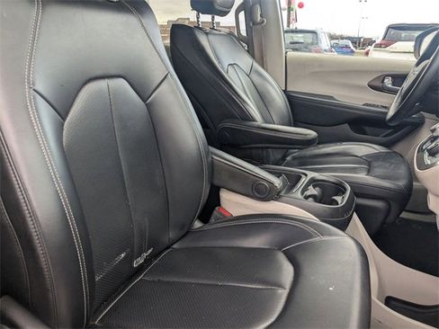 Used 2021 Chrysler Voyager Lxi image 33