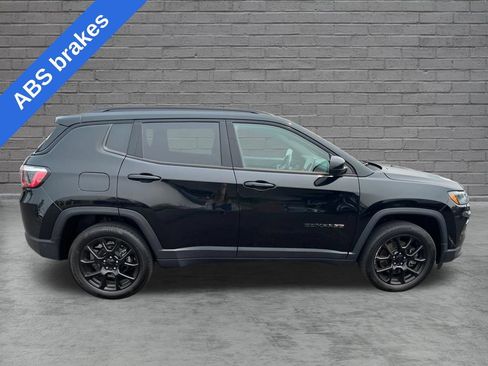 Used 2023 Jeep Compass Latitude w/ Convenience Group AWD/4WD image 7