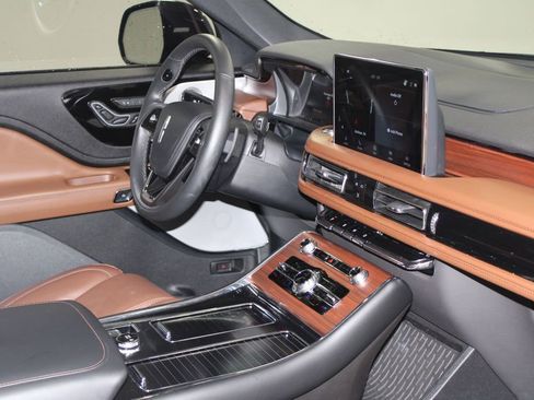 Used 2024 Lincoln Aviator Reserve w/ Equipment Group 201A image 33