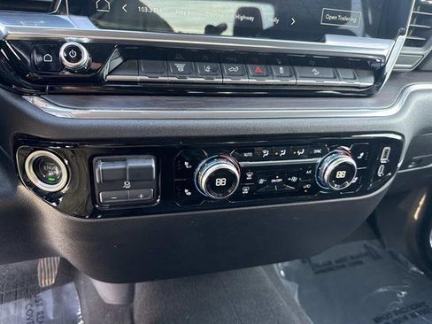 Used 2025 GMC Sierra 2500 SLT image 21