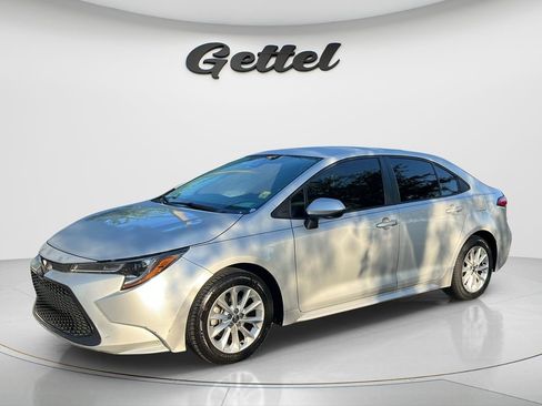 Used 2022 Toyota Corolla LE w/ LE Convenience Package FWD image 1