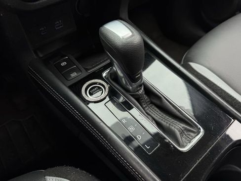 Used 2023 Nissan Kicks SR w/ SR Premium Package image 18