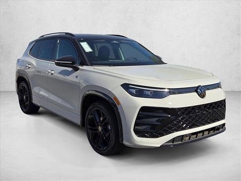 New 2026 Volkswagen Tiguan SE R-Line FWD image 7