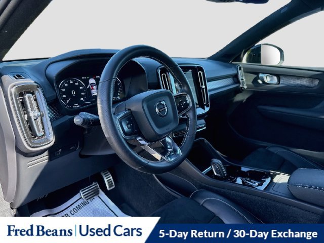 Used 2021 Volvo XC40 T5 R-Design w/ Climate Package AWD/4WD image 11