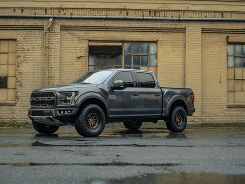 Used 2017 Ford F150 Raptor w/ Equipment Group 802A Luxury image 28