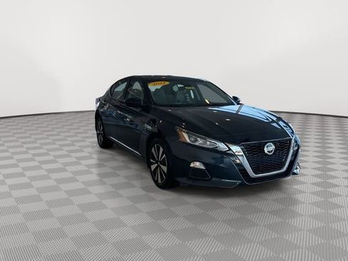 Used 2022 Nissan Altima 2.5 SV image 2