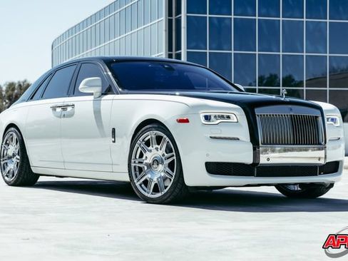 Used 2017 Rolls-Royce Ghost RWD image 7