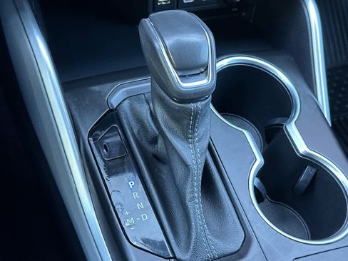 Used 2023 Toyota Highlander XLE image 24