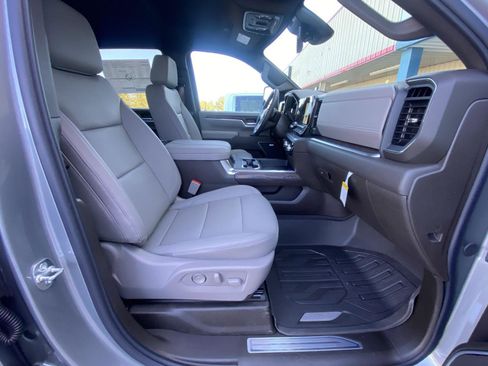 New 2026 GMC Sierra 2500 SLT image 19