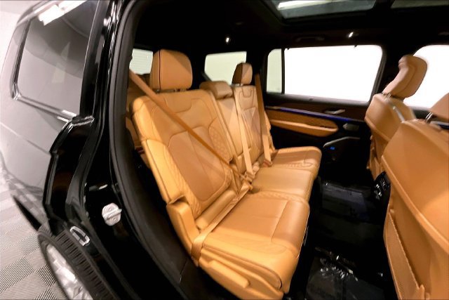 Used 2021 Jeep Grand Cherokee L Summit w/ Luxury Tech Group V AWD/4WD image 26