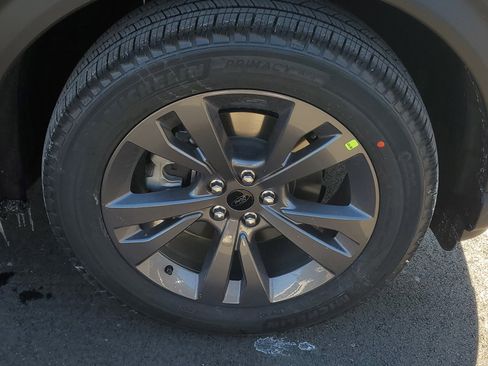 New 2026 Ford Explorer Active w/ Active Comfort Package image 4