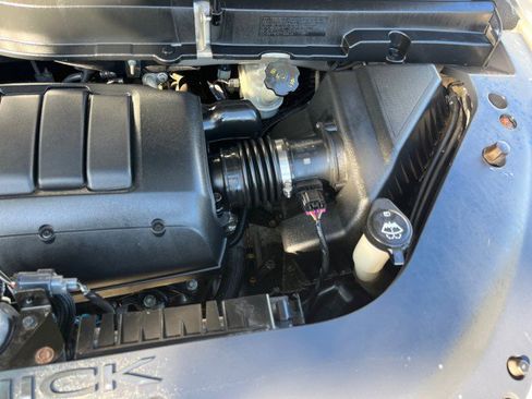 Used 2011 Buick Enclave CXL image 78