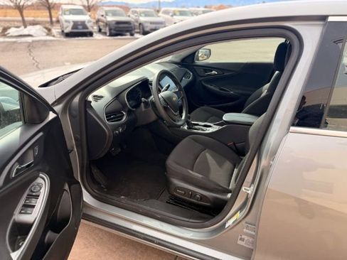 Used 2025 Chevrolet Malibu LT FWD image 12