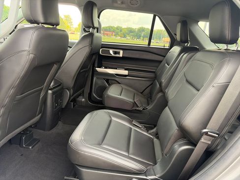 Used 2023 Ford Explorer XLT w/ Equipment Group 202A AWD/4WD image 25