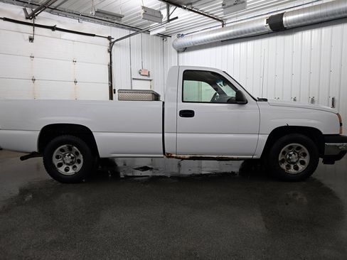 Used 2006 Chevrolet Silverado 1500 W/T image 18