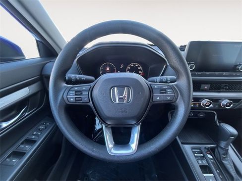 Used 2025 Honda CR-V LX image 12
