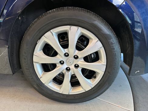 Used 2022 Toyota Corolla LE FWD image 24