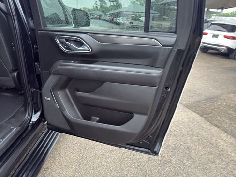 Used 2023 GMC Yukon XL AT4 w/ Technology Package AWD/4WD image 15