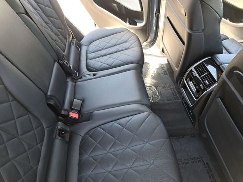 Used 2024 BMW X7 xDrive40i AWD/4WD image 11