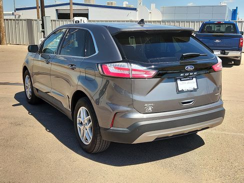 Used 2024 Ford Edge SEL image 3