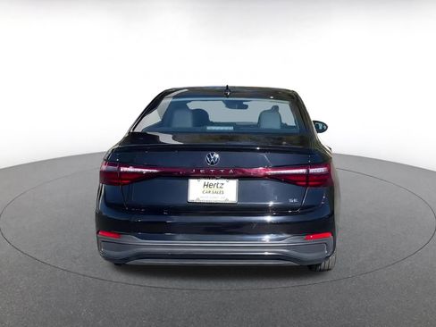 Used 2025 Volkswagen Jetta SE image 12
