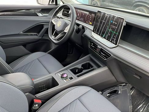 New 2026 Volkswagen Tiguan SE image 11