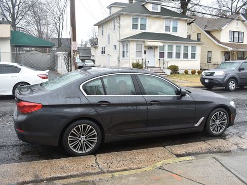 Used 2019 BMW 530i xDrive w/ Convenience Package image 5