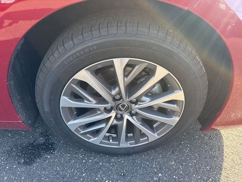 Used 2024 Lexus ES 350 w/ Accessory Package (Z1) image 9