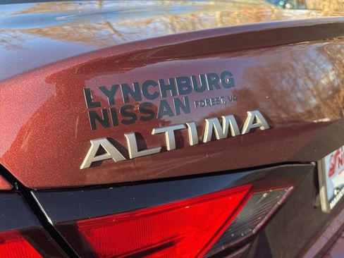 Used 2024 Nissan Altima 2.5 SV image 15