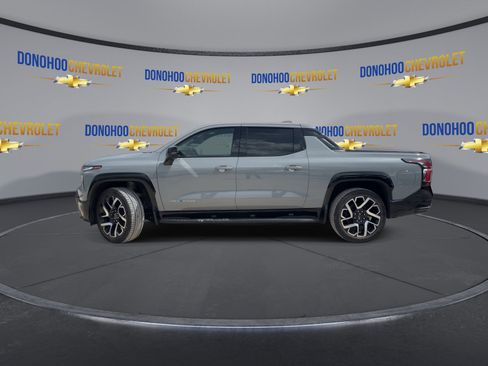 Used 2025 Chevrolet Silverado EV RST image 8