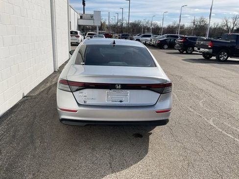Used 2025 Honda Accord SE image 6