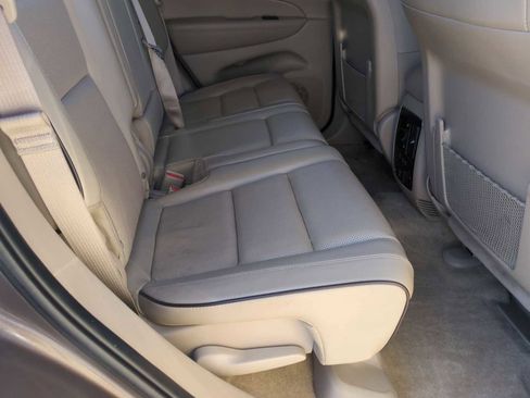 Used 2019 Jeep Grand Cherokee Overland image 28