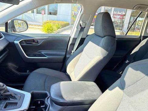 Used 2022 Toyota RAV4 LE image 20