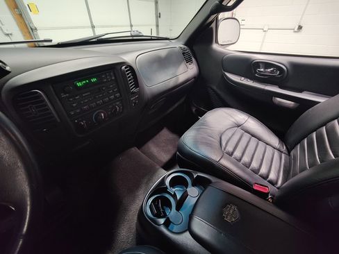 Used 2000 Ford F150 Harley-Davidson RWD image 29