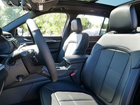 Certified 2025 Jeep Grand Cherokee L Limited w/ Luxury Tech Group II image 37