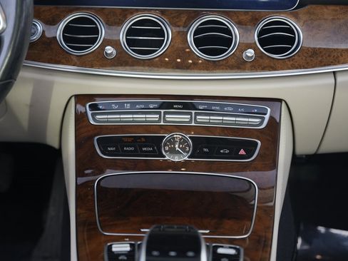 Used 2019 Mercedes-Benz E 300 4MATIC w/ Premium 1 Package image 46