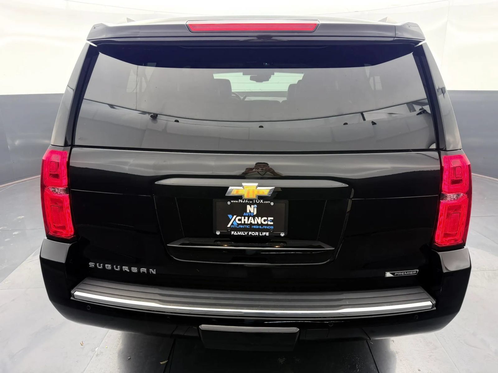 Used 2017 Chevrolet Suburban Premier AWD/4WD image 6