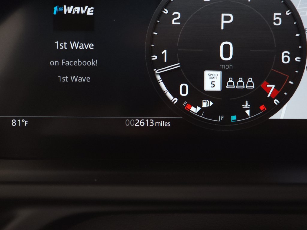 Used 2025 Land Rover Defender 110 X-Dynamic SE AWD/4WD image 23