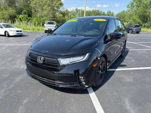 Used 2024 Honda Odyssey Sport image 2