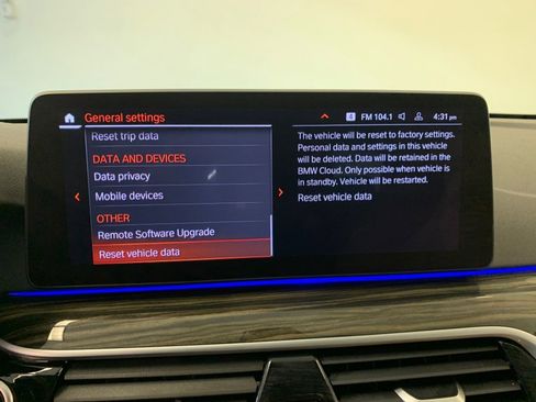 Used 2022 BMW 530i xDrive w/ Premium Package image 31