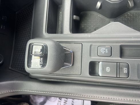 Used 2023 Nissan Pathfinder S FWD image 25