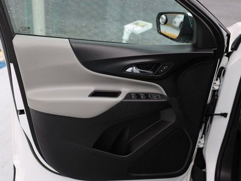 Used 2019 Chevrolet Equinox LS image 10