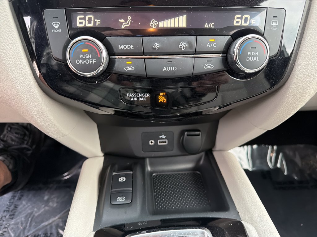 Used 2021 Nissan Rogue Sport SL FWD image 29