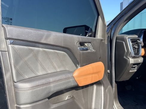 Used 2023 GMC Canyon AT4 w/ AT4 Premium Package image 11